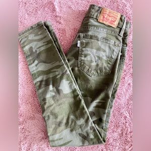 Levi’s 711 Camo Skinny Jeans NEW